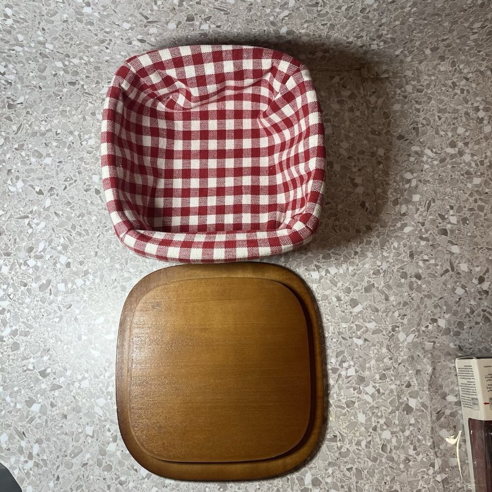 Heritage Mint Ltd Canadian Maple Basket With Lid & Liner Red & White Checkered - Picture 12 of 16